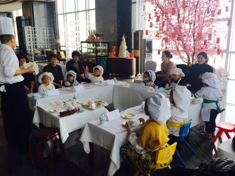 children baking class 大堂酒廊儿童烘焙课堂开课啦!